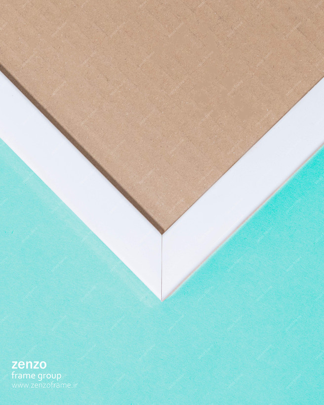 قاب عکس سفید ساده مینیمال