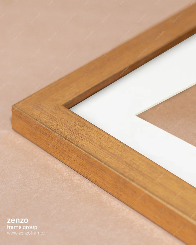 قاب عکس طلایی پتینه پاسپارتو سفید